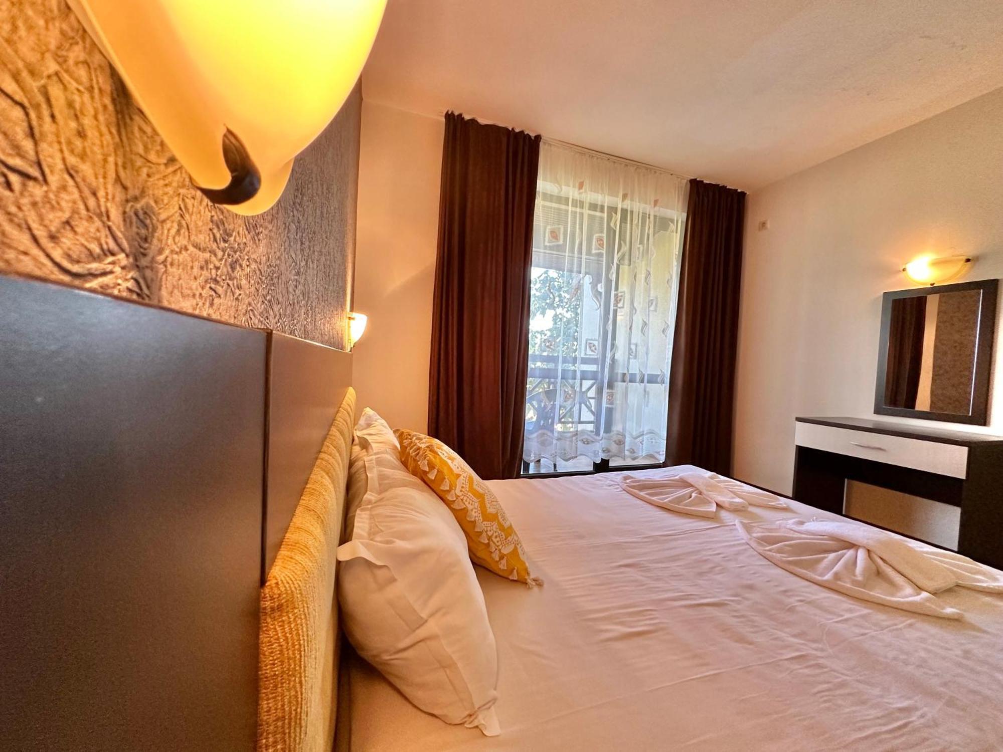 Menada Imperial Heights Villas Slăntjev Brjag Exteriör bild