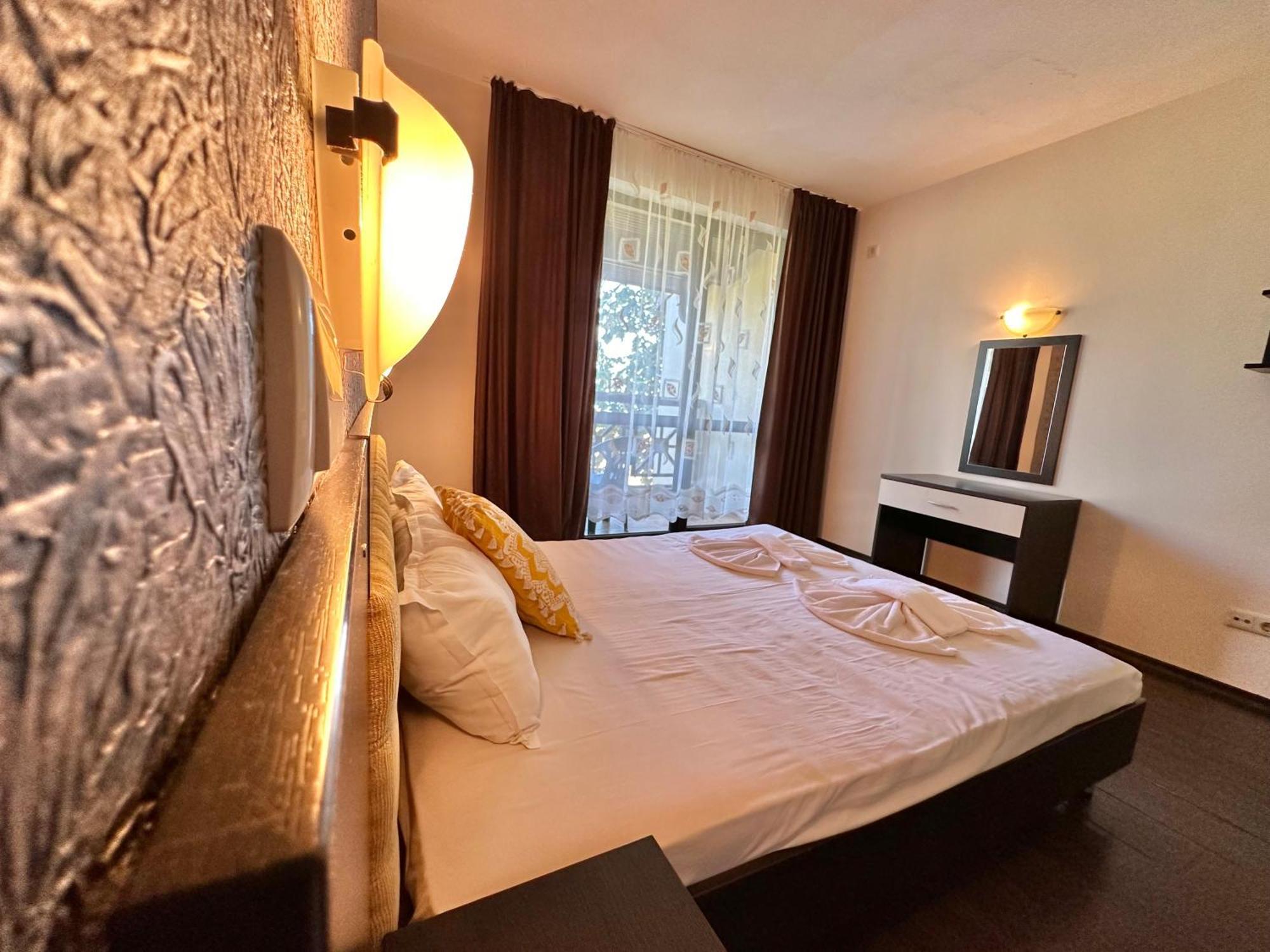 Menada Imperial Heights Villas Slăntjev Brjag Exteriör bild