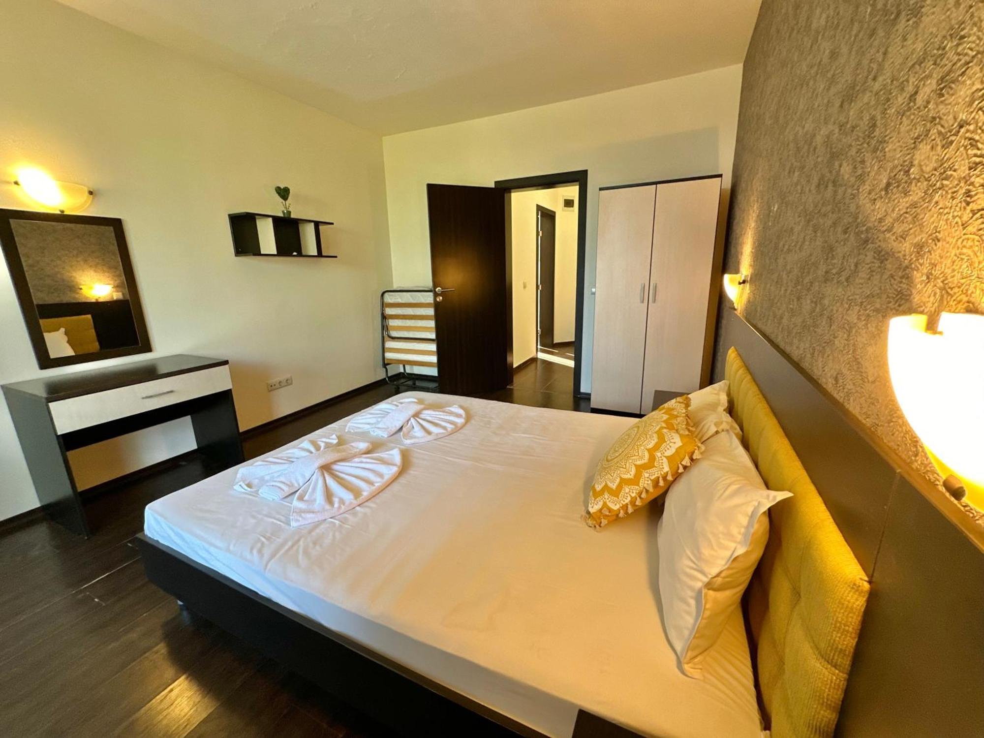 Menada Imperial Heights Villas Slăntjev Brjag Exteriör bild