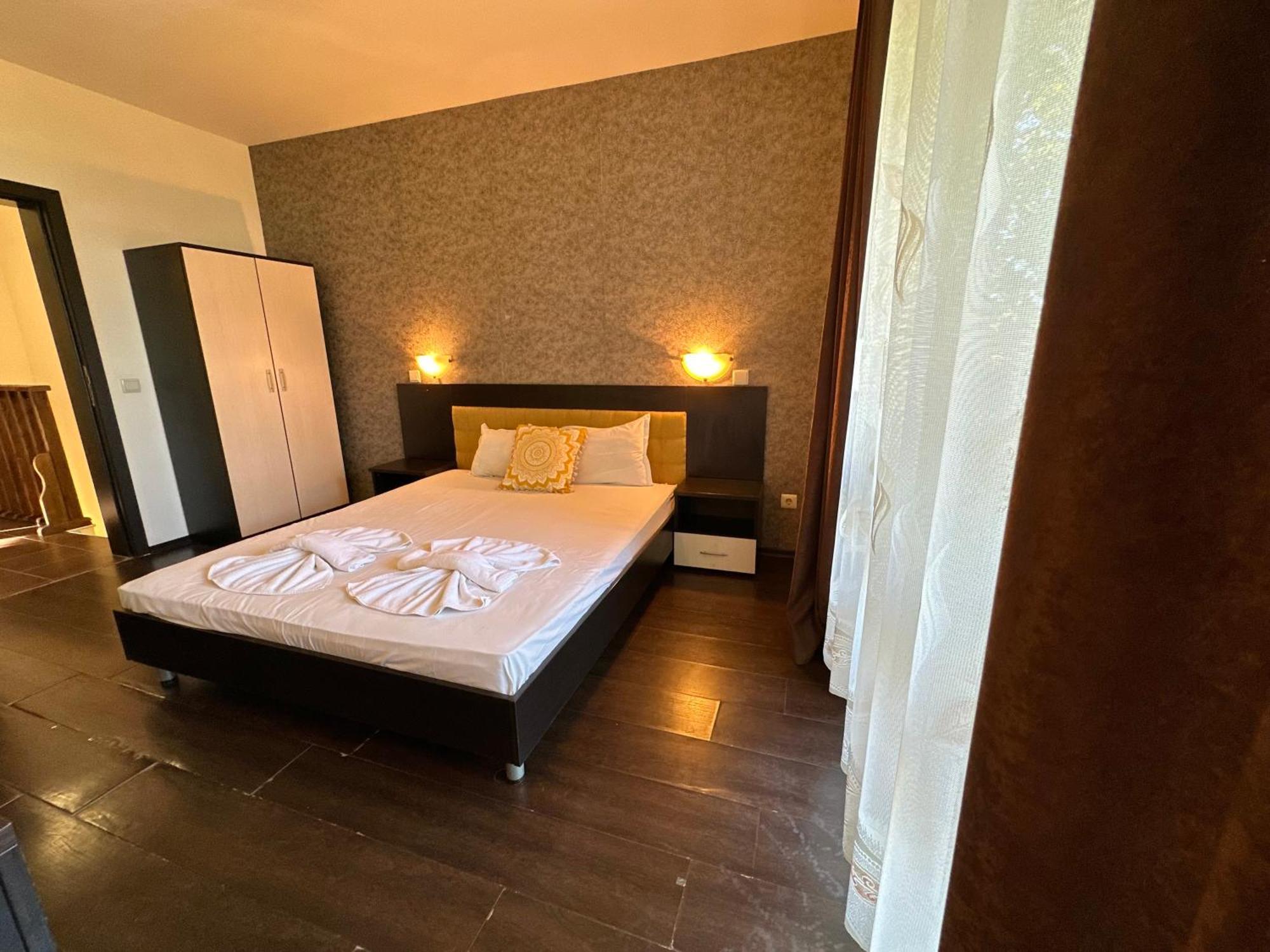 Menada Imperial Heights Villas Slăntjev Brjag Exteriör bild
