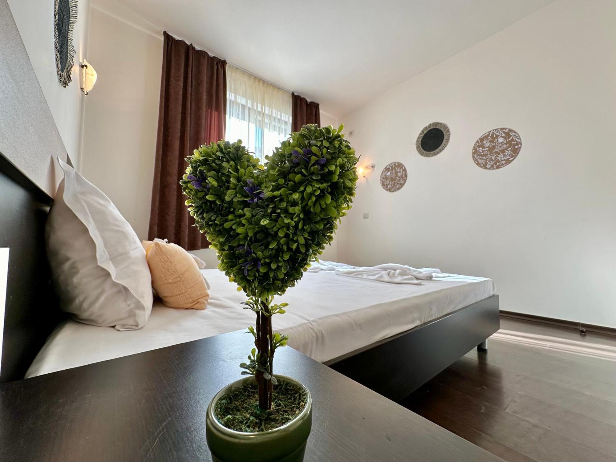 Menada Imperial Heights Villas Slăntjev Brjag Exteriör bild