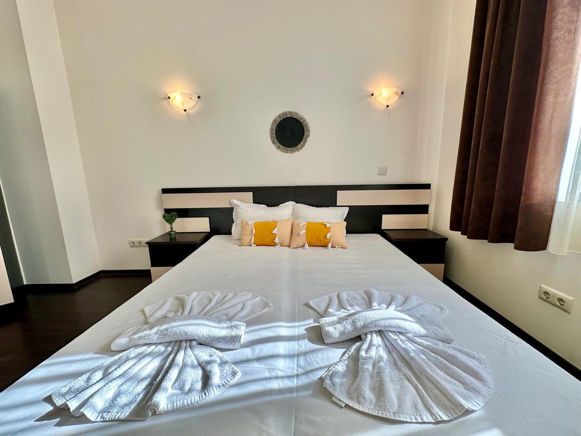 Menada Imperial Heights Villas Slăntjev Brjag Exteriör bild