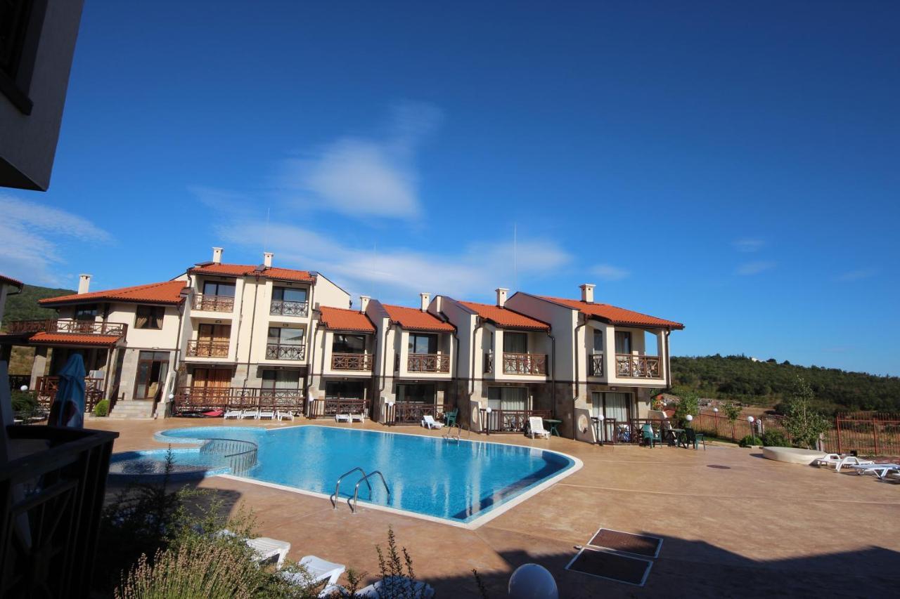 Menada Imperial Heights Villas Slăntjev Brjag Exteriör bild